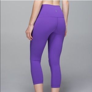 Lululemon purple cropped leggings